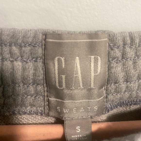 Gap men’s sweat shorts - Picture 3 of 4